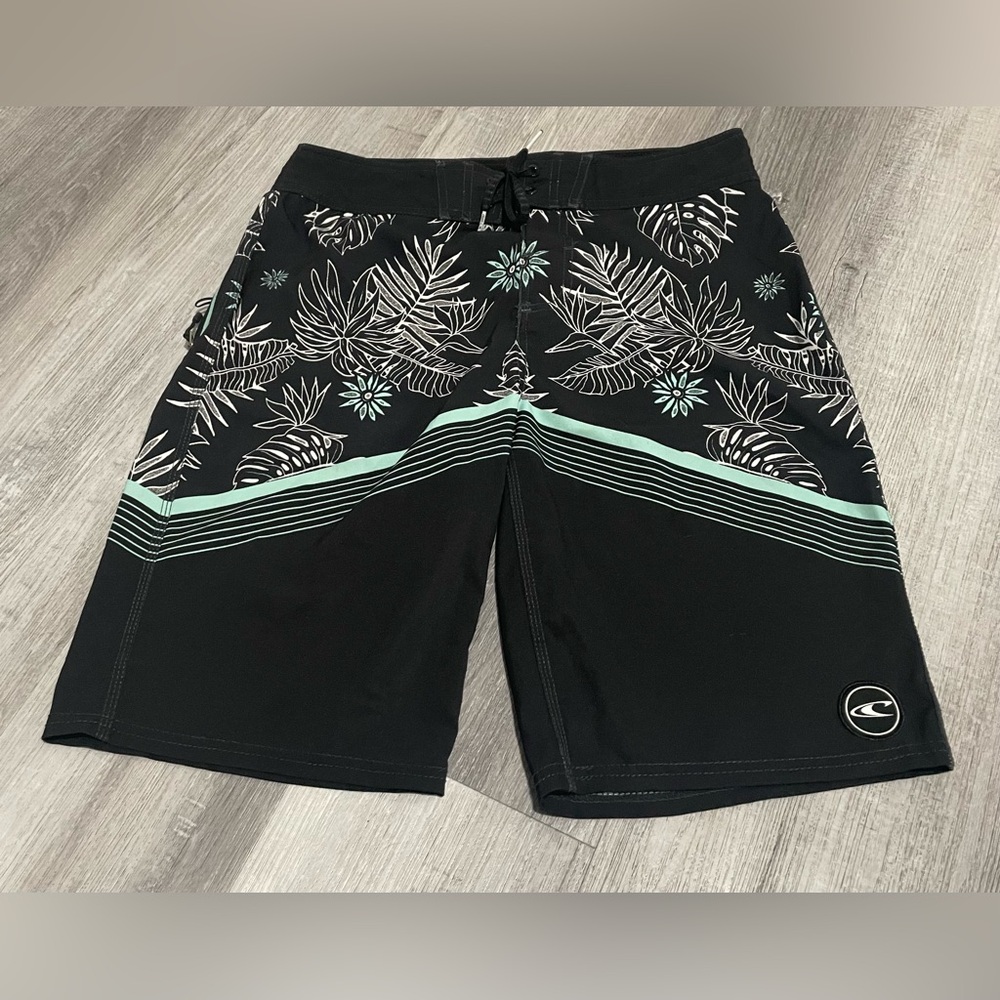Men O'Neill 🌊☀️ Black and Green Tropical Board Shorts, size 28 (GUC)
